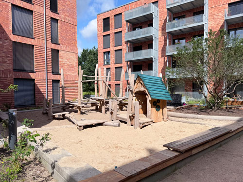 Spielanlage mit Kleinkindbereich