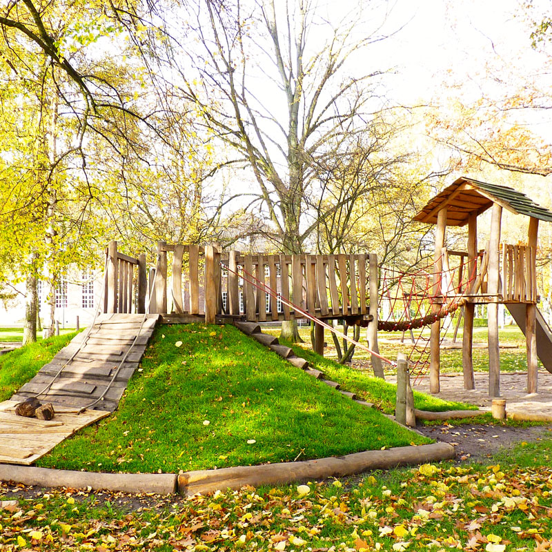 Spielh&uuml;gel F&uuml;Ak